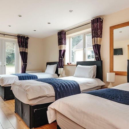 The Lodge Redhill  Esterno foto