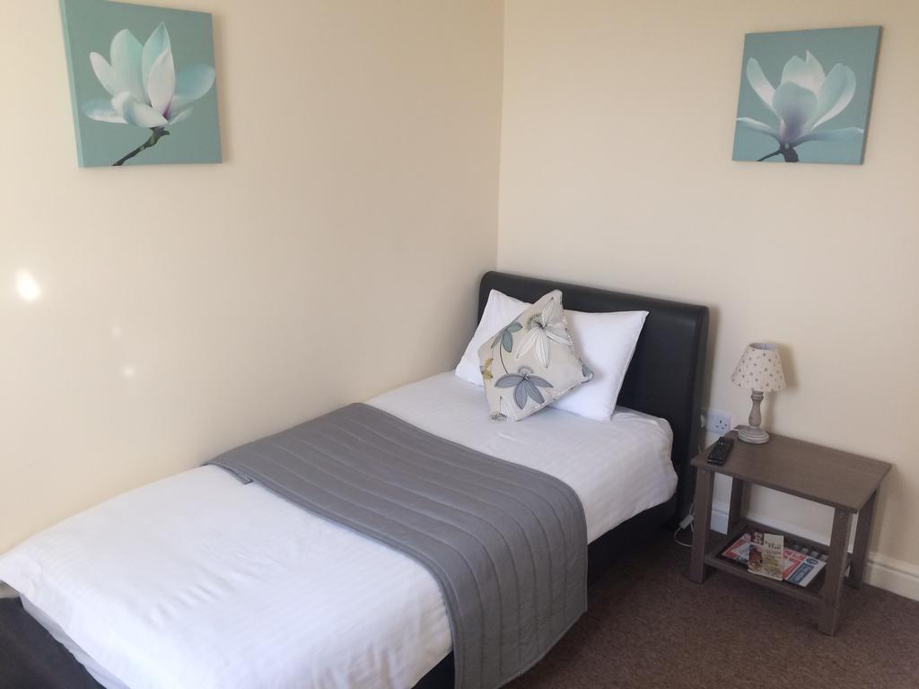 The Lodge Redhill  Esterno foto