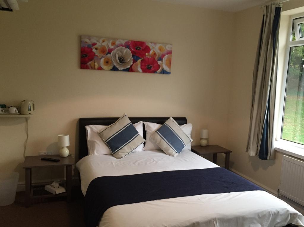 The Lodge Redhill  Esterno foto