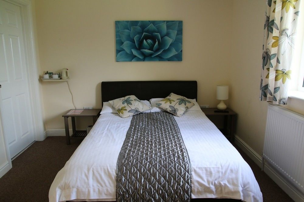 The Lodge Redhill  Esterno foto