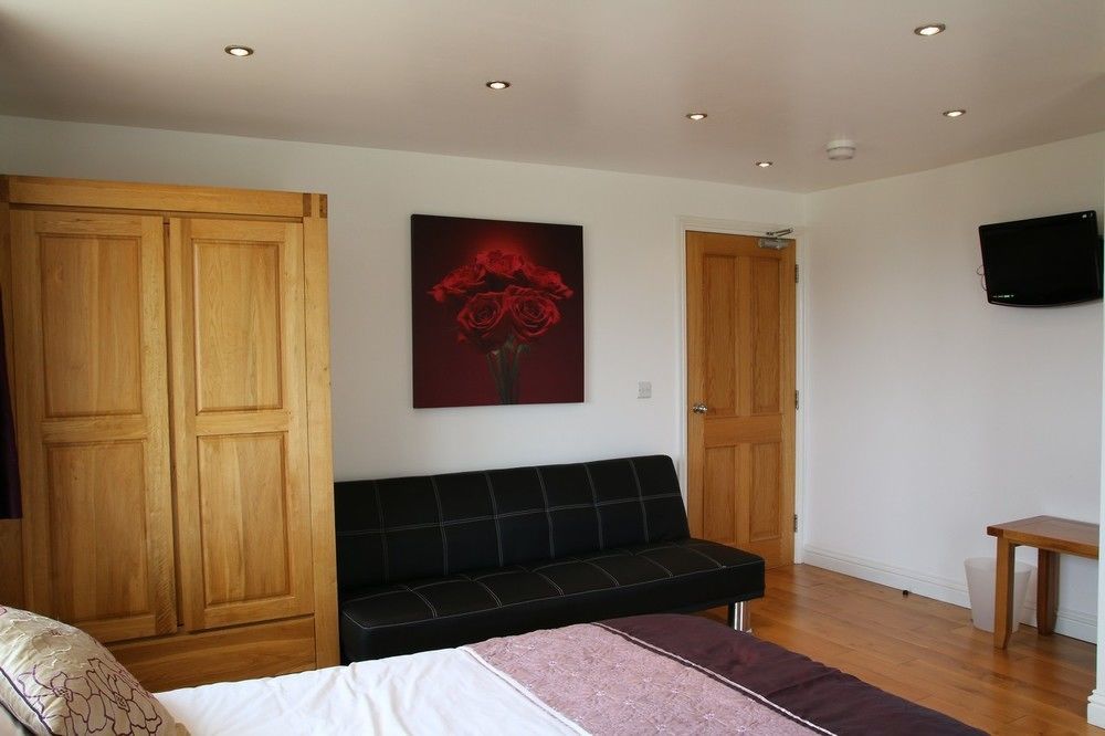 The Lodge Redhill  Esterno foto