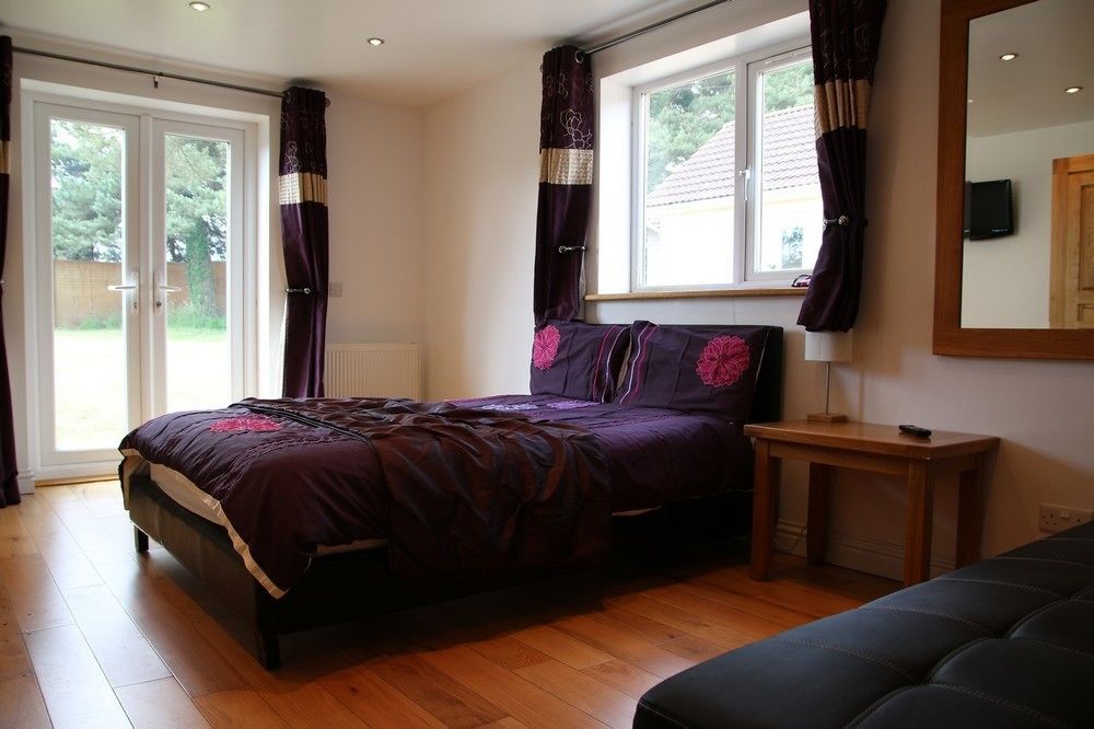 The Lodge Redhill  Esterno foto